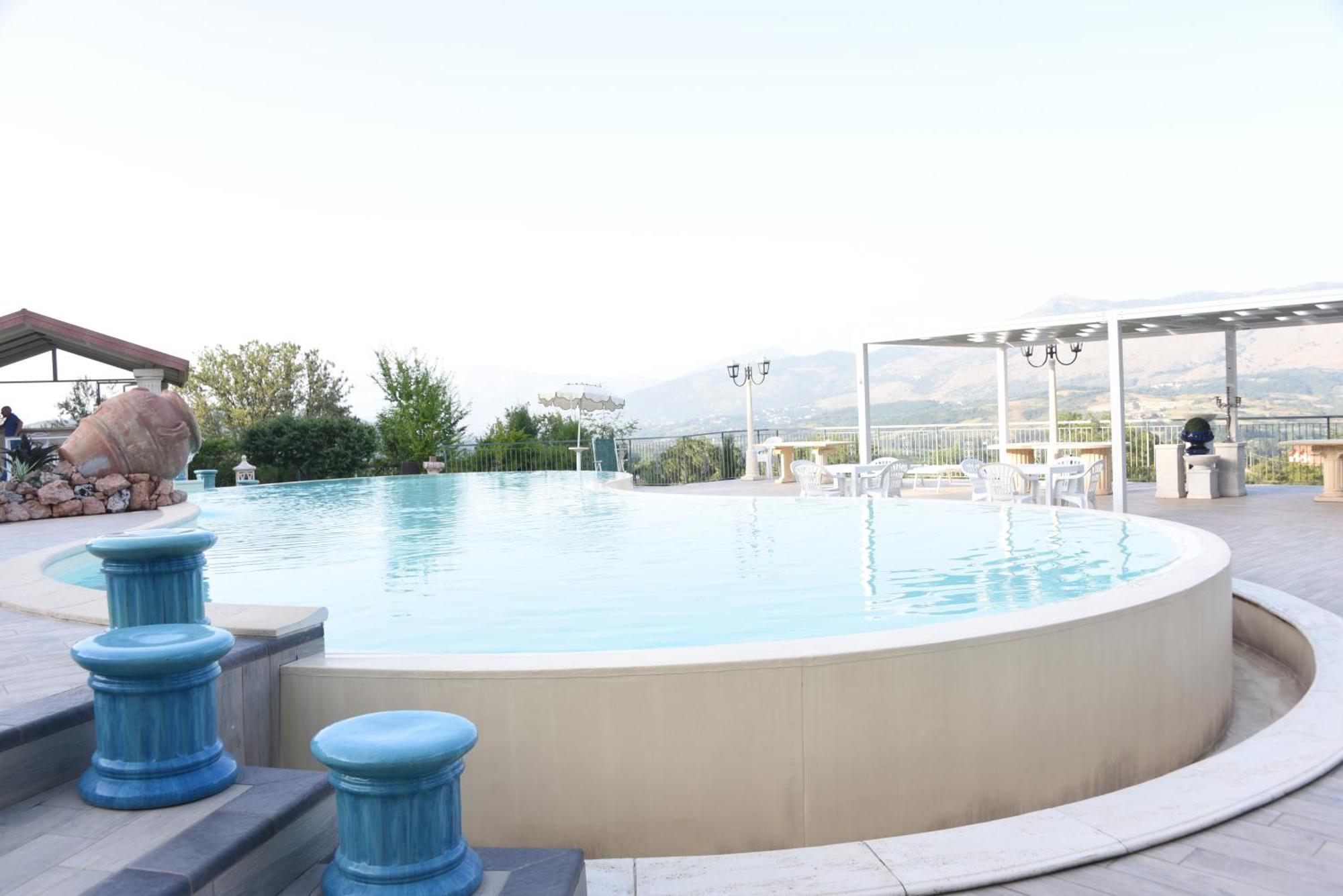 Bosco D'Olmi Country House Sant'Andrea del Garigliano Exteriör bild