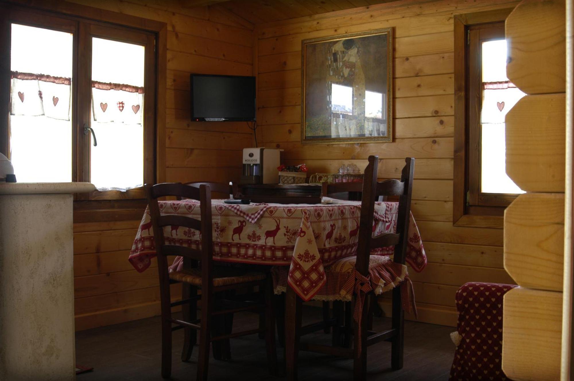 Bosco D'Olmi Country House Sant'Andrea del Garigliano Exteriör bild