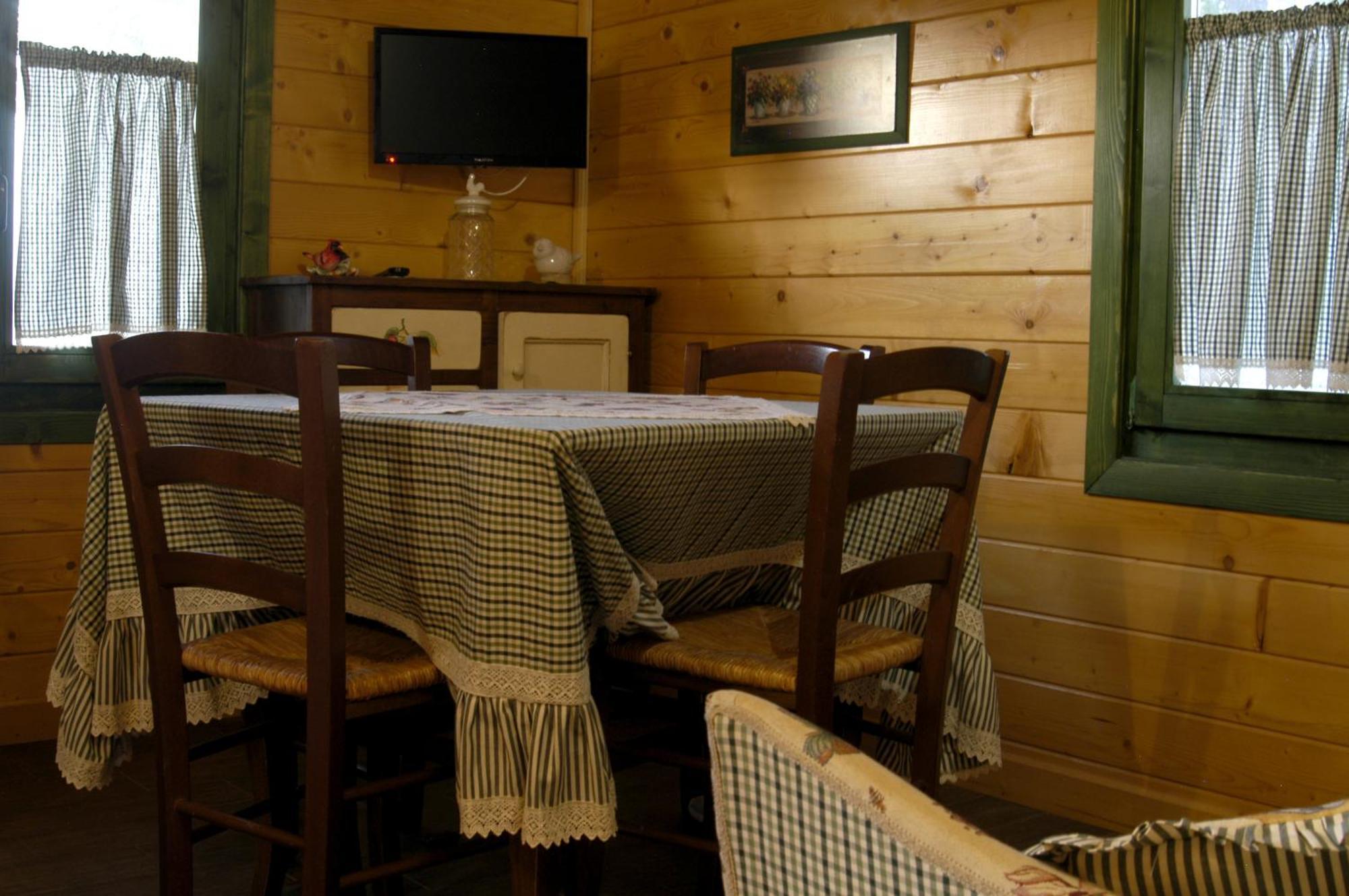 Bosco D'Olmi Country House Sant'Andrea del Garigliano Exteriör bild
